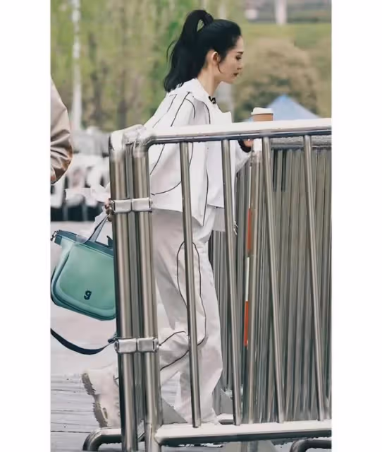 謝娜被爆《浪姐》初舞台十分驚艷!首秀第七,穿運動裝亮相美封神
