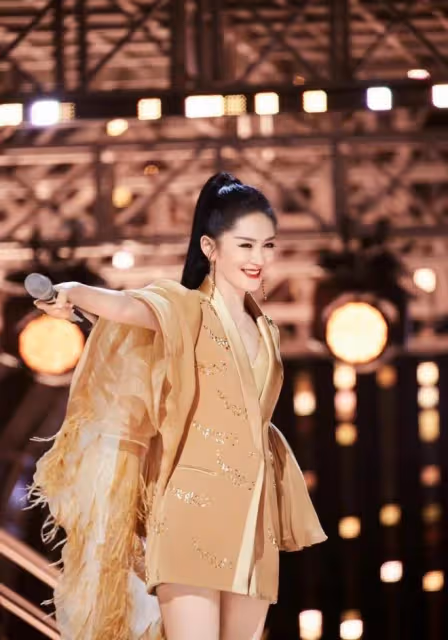 謝娜被爆《浪姐》初舞台十分驚艷！首秀第七，穿運動裝亮相美封神