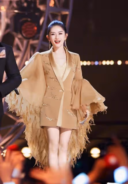 謝娜被爆《浪姐》初舞台十分驚艷！首秀第七，穿運動裝亮相美封神
