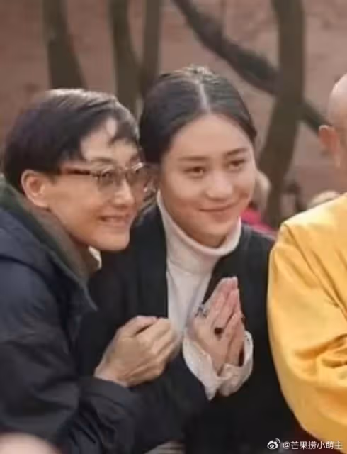 李連杰罕見曬夫妻合照！利智昔被指瘦到認不出　62歲近況曝　