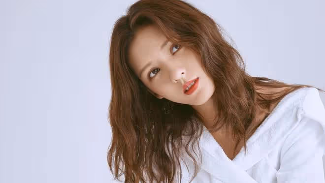張予曦18歲剃寸頭舊照曝光，叛逆少女如今成明星，令人感慨