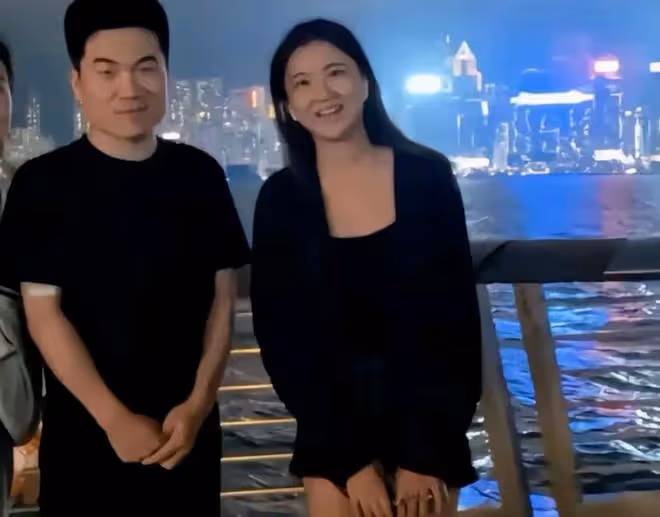 高端局來了!董宇輝與霍啟剛香港遊船!網友:我真的想感謝小孫!