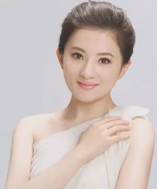 事實證明,如今43歲無人敢娶的金銘,已經活成了人生贏家
