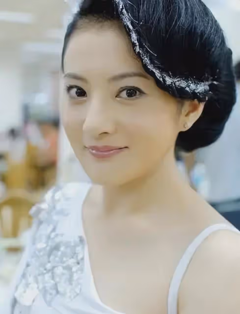事實證明,如今43歲無人敢娶的金銘,已經活成了人生贏家