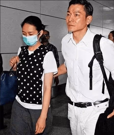 網傳58歲朱麗蒨懷二胎,62歲劉德華三字回應,評論區信息量好大
