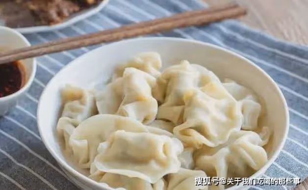 煮冰凍餃子,到底冷水下鍋還是熱水下鍋?做對了,出鍋和現包一樣