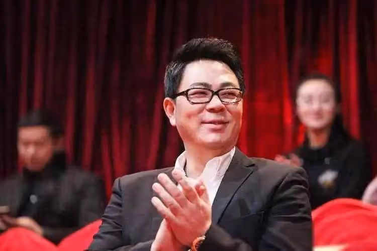 徐梓鈞髮長文討伐高亞麟:收錢並不代表接受你的感情,要求道歉!