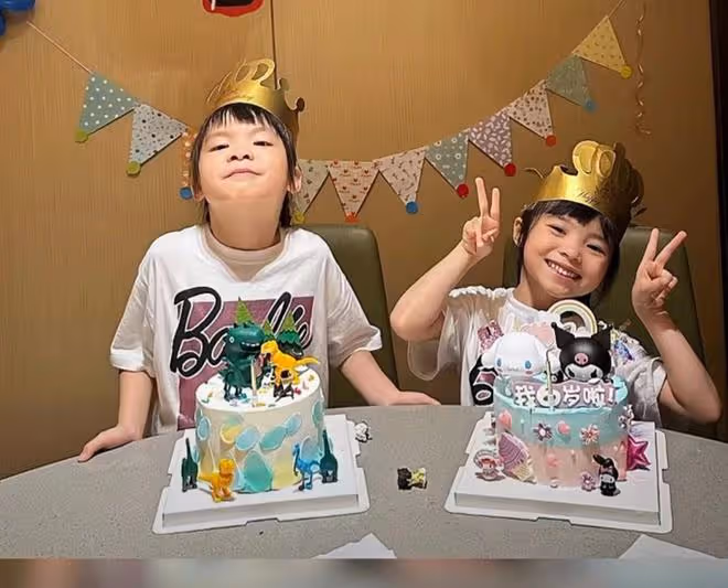 熊黛林雙胞胎女兒6歲了!小姐妹遺傳媽媽高個子,超像爸爸郭可頌
