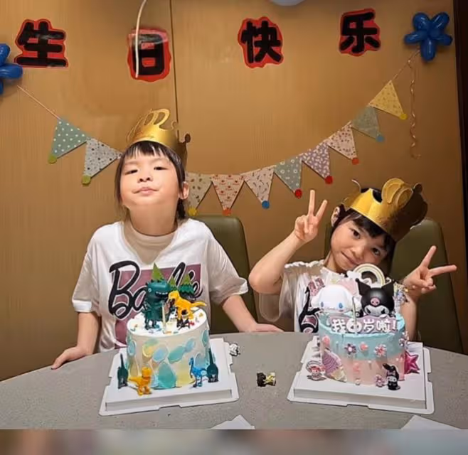 熊黛林雙胞胎女兒6歲了!小姐妹遺傳媽媽高個子,超像爸爸郭可頌