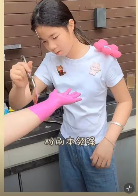 黃奕與女兒同框慶母親節,11歲鐺鐺整容式長大,身高優越直追媽媽