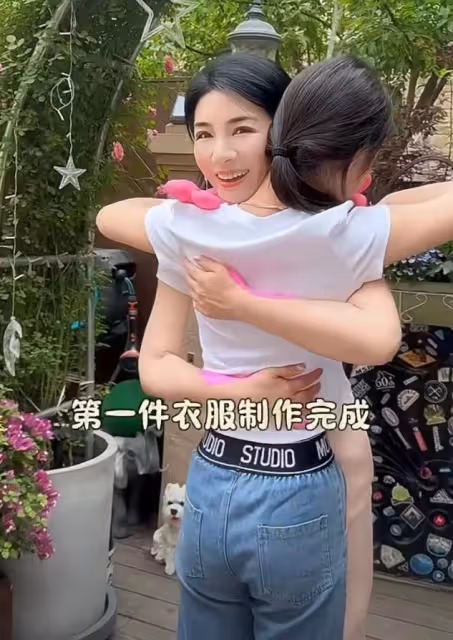 黃奕與女兒同框慶母親節,11歲鐺鐺整容式長大,身高優越直追媽媽