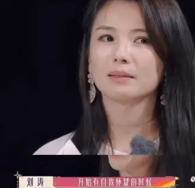 劉濤透露鄭佩佩生活艱難,需他人攙扶生活變得不易,昔日矯健身影消逝了