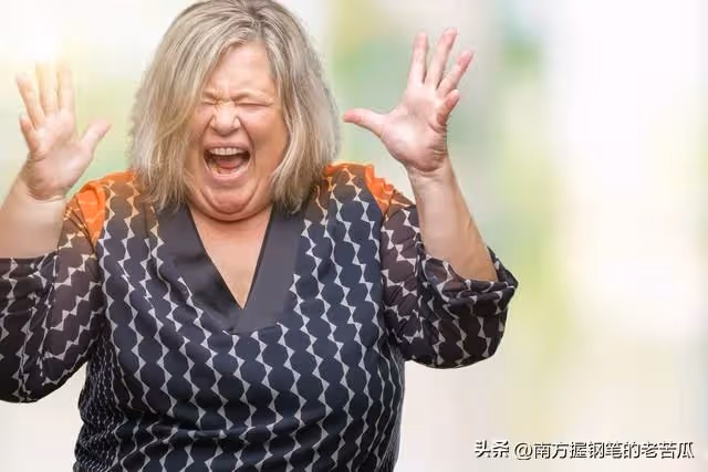 一大早鄰居上來狂敲門要我賠3000塊！我滿頭問號，她氣喊你家WiFi壞了怎麼沒跟我講？還找上警察，結局曝光