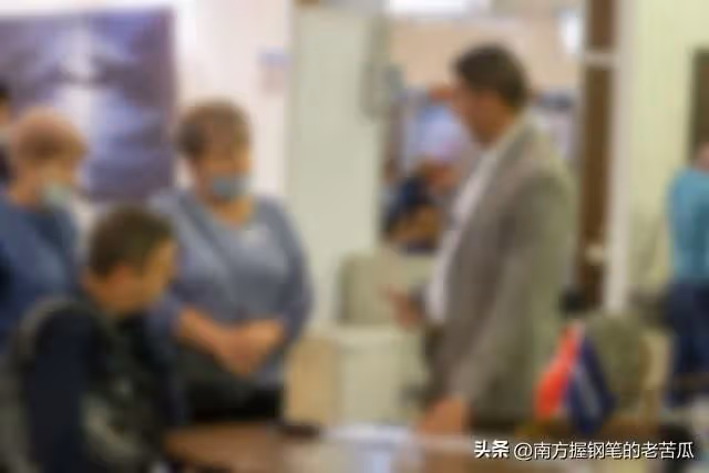 一大早鄰居上來狂敲門要我賠3000塊！我滿頭問號，她氣喊你家WiFi壞了怎麼沒跟我講？還找上警察，結局曝光