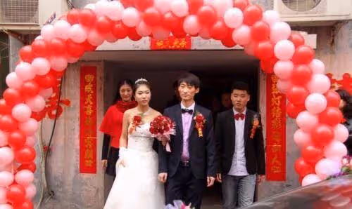我在工廠待9年，最近剛結婚，老闆只隨禮1200，讓我相當忐忑不安，一到發薪日…還以為發錯了