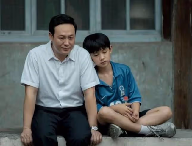 13歲喪母,支持父親再婚,47歲成名,現仍買不起房與妻兒住出租屋