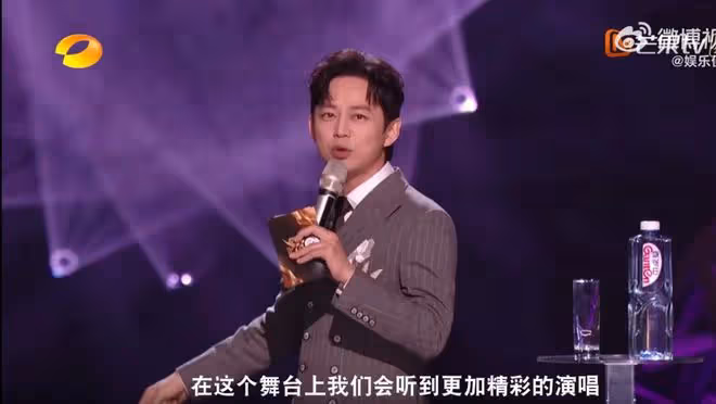 何炅回應《歌手》那英緊張，暖心又體面，將臨場能力發揮到極致