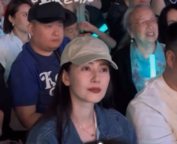 蘇有朋演唱會充滿回憶殺,《倚天》四美來了仨,容嬤嬤也來了