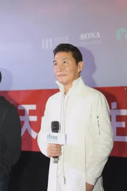 比孫紅雷還厲害,蔣雯麗曾暗戀他,娶洋老婆,混血女兒超漂亮