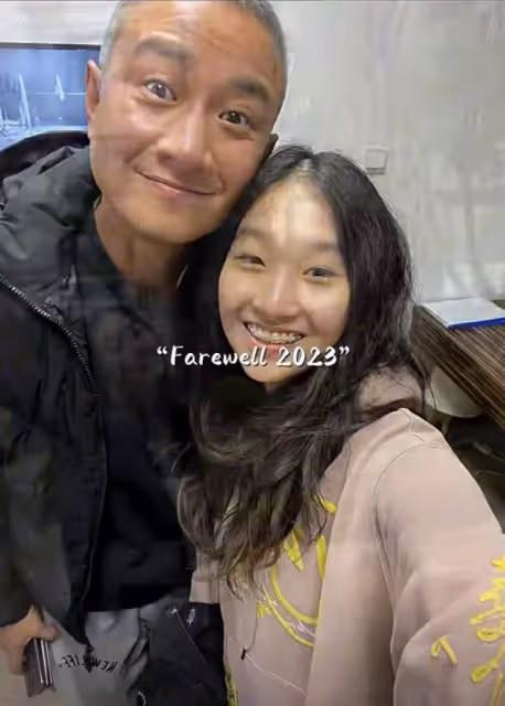 文章大女兒母親節曬照,與媽媽妹妹溫馨同框,母女仨都是瘦高美女