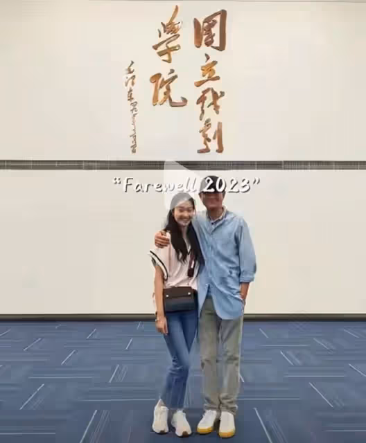 文章大女兒母親節曬照,與媽媽妹妹溫馨同框,母女仨都是瘦高美女