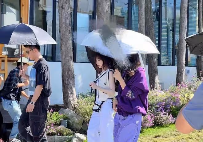 阿嬌又穿胖好多!暴瘦20斤顏值重回巔峰,穿超短褲配長靴卻顯胖