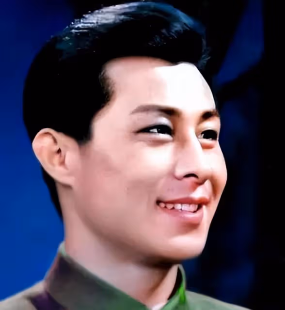 現在92歲的王心剛,又給演藝圈好好上了一課!