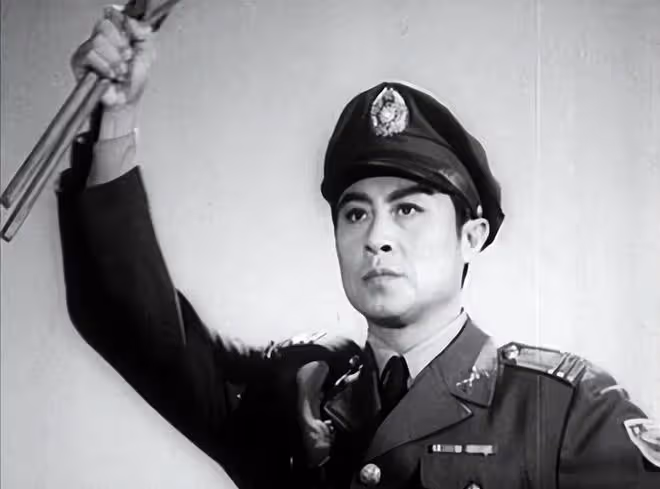 現在92歲的王心剛,又給演藝圈好好上了一課!