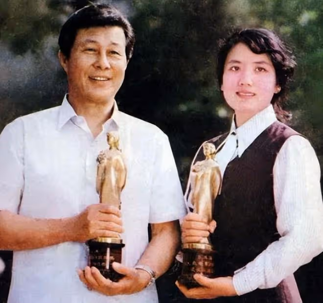 現在92歲的王心剛,又給演藝圈好好上了一課!