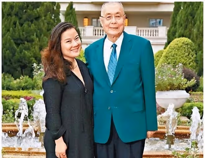 孫穎:41歲為81歲高齡老公生兩個孩子,是我這輩子做最正確的決定
