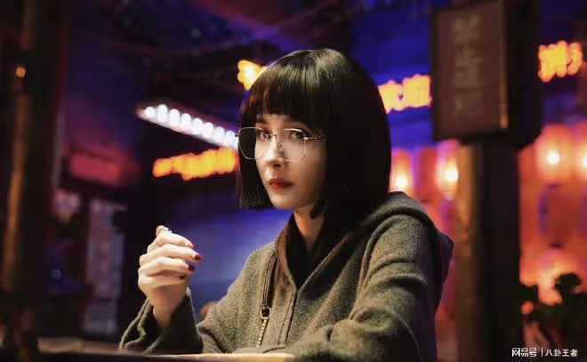 楊冪不靈了?《火鍋》撤檔後直接改成網播,片方或將虧損近3000萬
