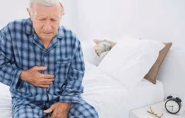 每天兩三次「大號」,48歲男子竟查出胰腺癌!這5大信號不能忽視