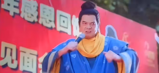 59歲港星內地酒吧商演,冷酷出場被批耍大牌,被嘲「裝大明星」