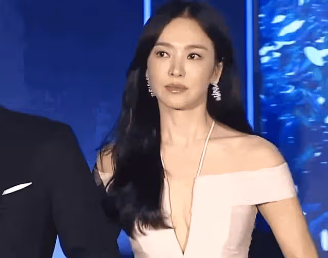 時隔五年,宋慧喬和宋仲基再見那一晚,億萬雙宋cp粉都哭了