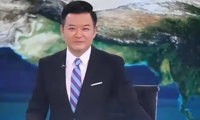 主持人李佳明,31歲因一句話離開央視赴美深造,現在的他怎樣了