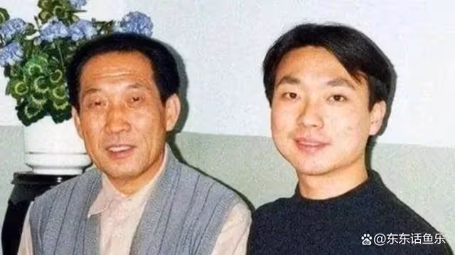 「央視主持」康輝丁克23年,母親臨終前一句話讓他懊悔不已