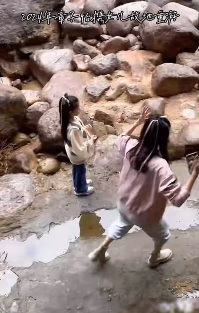 章子怡重返電影拍攝地,攜女兒穿古裝翩翩起舞,髮際線上移好搶鏡