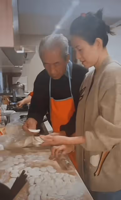 王菲真不給章子怡留面子!她風姿綽約像少女,一個披頭散髮像村婦