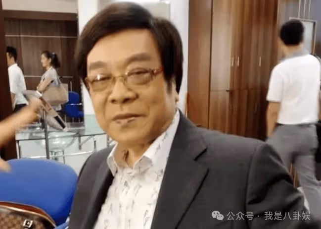 一生獻給央視,5億遺產卻沒給妻兒一分,這位「中國第一男主播」的驚人選擇!