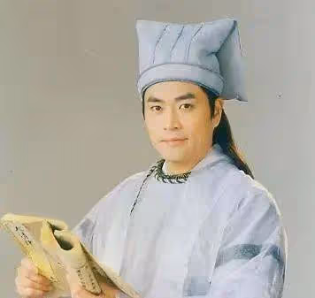 至今還未結婚生子仍孤身一人！前亞視一哥發胖明顯，愛情破碎後父親離世