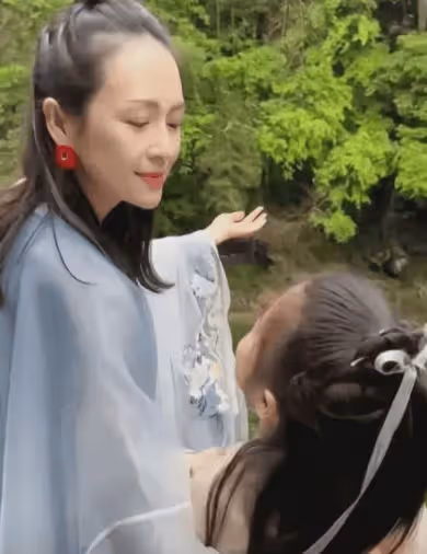 章子怡曬女兒出遊,前夫汪峰:跟老外過日子哪段你忘了?