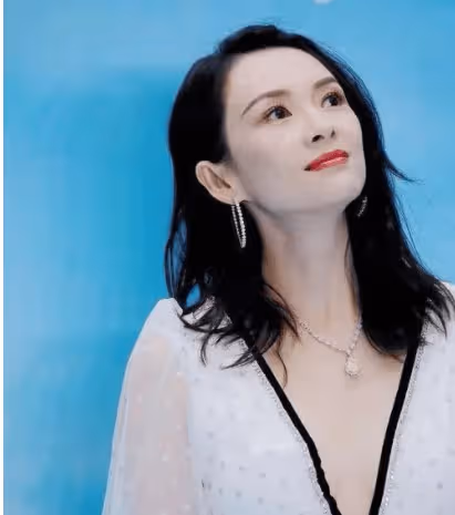 章子怡有了新的男朋友,年近半百的她,又是人間好姻緣!