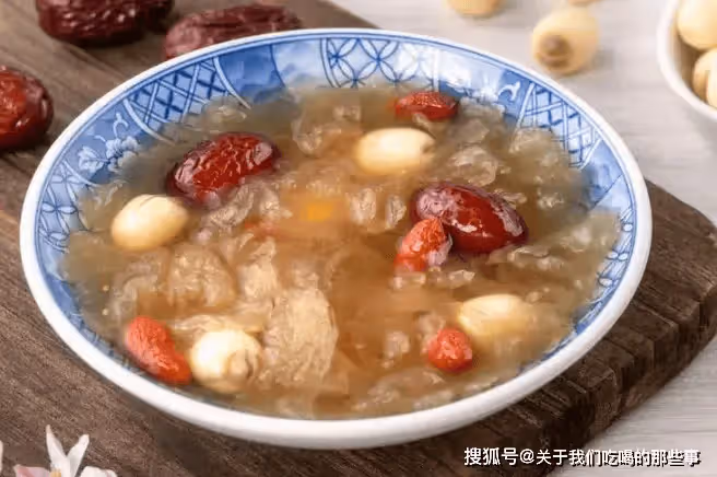 燉銀耳湯,切記不要直接下鍋燉!牢記4點,20分鐘出膠,湯更粘稠