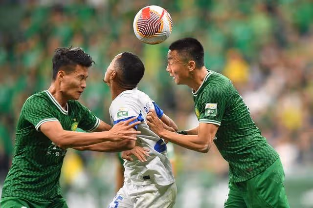 8分鐘狂轟3球驚天大逆轉!北京國安隊3:2梅州豪取五連勝