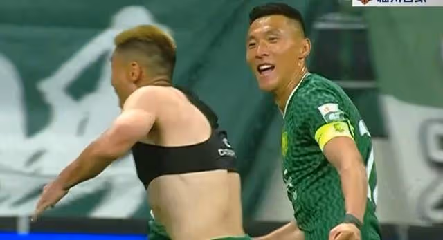 8分鐘狂轟3球驚天大逆轉!北京國安隊3:2梅州豪取五連勝
