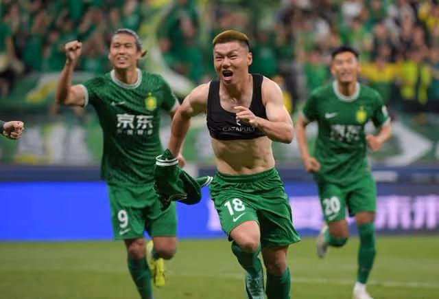 8分鐘狂轟3球驚天大逆轉!北京國安隊3:2梅州豪取五連勝