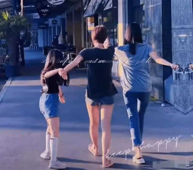 文章大女兒母親節曬照，母女仨都是瘦高美女，網友喊話文章羨慕嗎