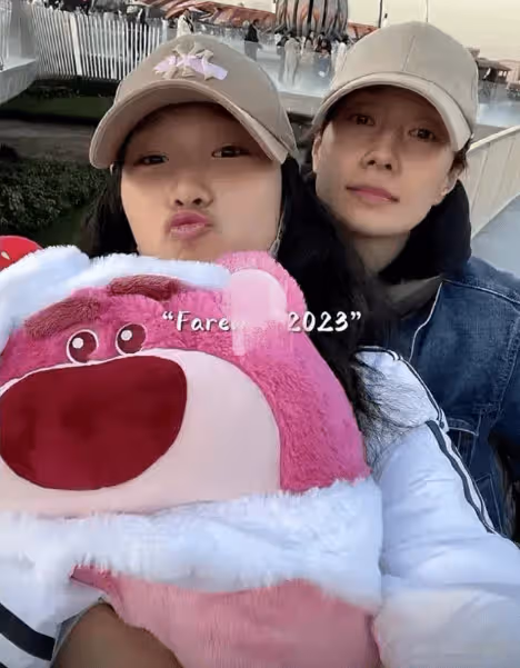文章大女兒母親節曬照，母女仨都是瘦高美女，網友喊話文章羨慕嗎