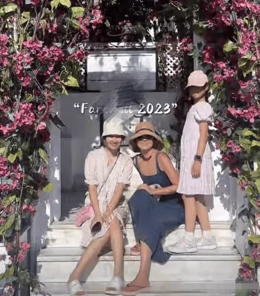 文章大女兒母親節曬照，母女仨都是瘦高美女，網友喊話文章羨慕嗎