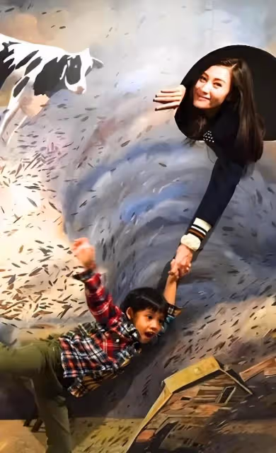 李嘉欣陪千億身家兒子過母親節,私人飛機曝光,許建彤變帥了